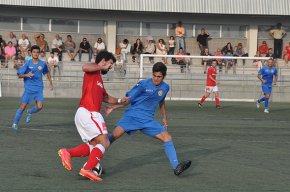 Victòria del Cambrils United que es manté líder invicte i empats del FC Cambrils i el Vilafortuny