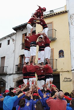 Els Xiquets de Cambrils participen a la diada de la canalla dels Brivalls de Cornudella