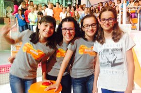 El canal Super3 emetrà, demà, el programa Fish&Chips on van participar alumnes del col·legi Cardenal Vidal i Barraquer