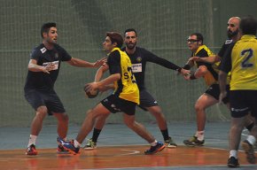 El CH Cambrils suma la cinquena victòria consecutiva i se situa líder en solitari