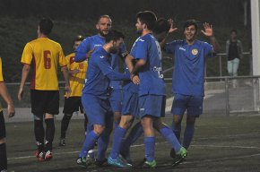 Primera derrota de la temporada pel Cambrils United mentre que FC Cambrils i Vilafortuny empaten fora de casa
