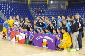 Una comitiva de jugadors i familiars del CFS Laguna visita el Palau Blaugrana