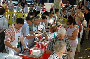 El pregó del grup Sidral i el vermut popular inicien els actes de la Festa Major al voltant del santuari