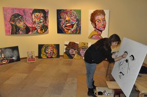 Els artistes cambrilencs mostren les seves creacions en el marc dels Tallers Oberts