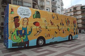 Prop de 300 persones han passat pel Bus Cívic, que ha estat instal·lat a Cambrils durant tres dies