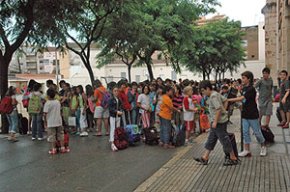 3.844 alumnes van començar ahir el curs escolar a Cambrils, gairebé 300 més que l'any passat