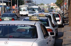 Una sentència judicial anul·la el concurs de les quatre llicències de taxi que l'Ajuntament va concedir ara fa dos anys