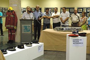 S'inaugura a l'Espai "El Pati" una exposició sobre els 50 anys d'història de la Policia Local de Cambrils