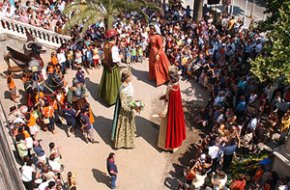 Els actes religiosos i tradicionals omplen de festa i de gent el santuari de la Mare de Déu del Camí