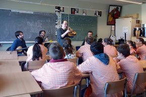 Uns 1.500 alumnes cambrilencs participen en el projecte "Corda a les escoles"