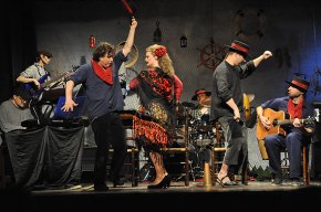 Vespre d'emocions a l'estrena del musical "Naltros som així"
