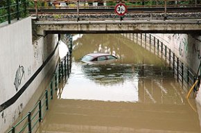 El tercer dia d'aiguats va causar de nou inundacions i problemes circulatoris en diferents punts del municipi 