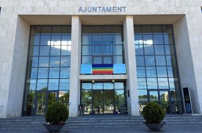 S'acorda pintar simbòlicament un equipament o espai municipal en suport del col·lectiu LGTBI