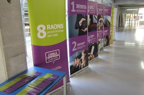 Lexposició itinerant 8 raons perquè lempresa parli català s'instal·la a l'Ateneu