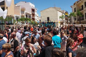 Se serveixen més de 1.800 "tonyi-tapes" a l'XI Diada de la Tonyina de l'Hospitalet de l'Infant