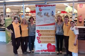 Cambrils Solidari recapta uns 1.600 productes bàsics a l'hipermercat Esclat