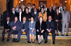Homenatge a dotze matrimonis
en les seves noces dor