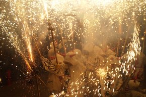 La colla infantil dels Diables Cagarrieres participa al Correfoc Infantil de Valls