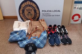 Policia Local i Mossos reforcen la presència al mercat ambulant de l'Hospitalet per evitar el top manta