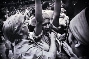 L'exposició fotogràfica "Dones castelleres" centra l'objectiu en el paper femení al món casteller