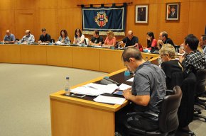 La demolició del pont, el quiròfan que no es posa en marxa i l'adjudicació del Festival de Música, de nou al ple