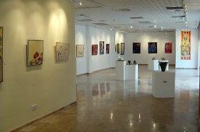 Sobre el termini per presentar sol·licituds per exposar a les sales del Centre Cultural