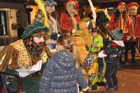 Multitudinàries recollides de cartes dels Heralds, tant a la Vila com a la Platja