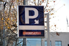 Una avaria indica que el pàrquing de la plaça de l'Ajuntament està "complet" des de fa un parell de mesos