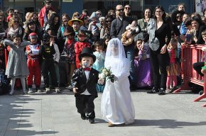 Divertida desfilada de disfresses al Concurs infantil de Carnaval 