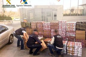 Enxampats a Cambrils amb 21.500 paquets de tabac de contraban 