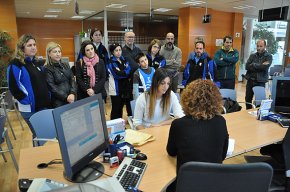 Es lliuren 2.510 signatures de protesta per l'ocupació de la pista d'atletisme per part del "Mundialito" de futbol