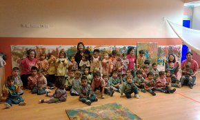 Lartista cambrilenca Marta Nolla porta la seva creativitat a la Llar dinfants Maria Dolors Medina 