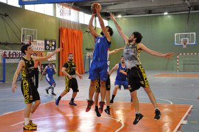 Contundent victòria del CB Cambrils davant l'AD Torreforta B