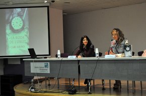 Cari Ariño presenta la novel·la 'La roda de l'oblit': "Com diu un dels protagonistes, la nostàlgia entrebanca el pas"