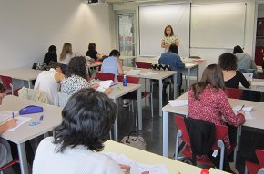 El  Servei Local de Català ofereix un curs de nivell S3 intensiu dun mes de durada