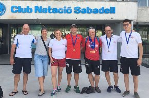 Els nedadors màster del Cambrils Club Natació sumen quinze medalles al campionat de Catalunya