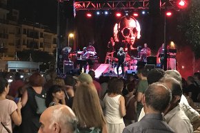 El port acull la revetlla de Sant Joan