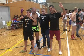 El Club Muaythai i Boxa Cambrils s'endú tres victòries al Campionat Open Ciutat de Castelldefels