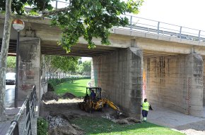 S'inicien els treballs previs a l'enderroc del pont de l'antiga N-340