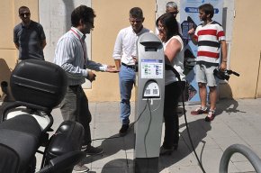 Laplicació per a mòbils de la zona blava incorpora el vehicle elèctric