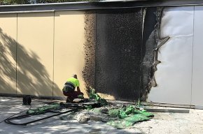 Cremen dos vàters portàtils al parc del Pinaret fruit d'una acció vandàlica