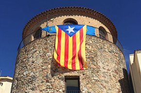Estelades a les torres del Port i de l'Ermita en motiu de l'11-S