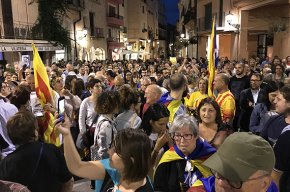 La ciutadania cambrilenca reacciona al cop de l'Estat perpetrat contra la Generalitat