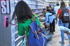 L'encartellada popular aplega unes 150 persones