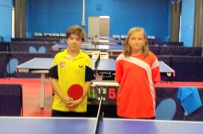 Els palistes Adam López i Fiona Aimé del CTT Cambrils, campions provincials aleví i infantil 