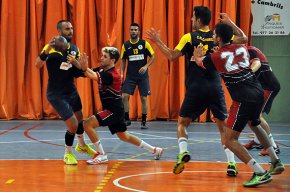 El CH Cambrils suma la tercera victòria consecutiva a la pista del Gavà 