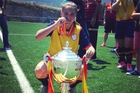 Emma Martín, jugadora del Cambrils Unió: "El futbol femení a Tarragona donarà un salt de qualitat gràcies al projecte #Orgullosa"