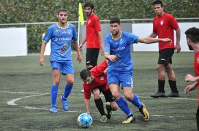 El Cambrils Unió segueix tercer després de l'empat al camp del Vendrell 