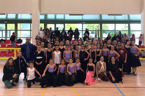 Quinze alumnes de l'Estudi Giselle participen a la primera fase del Dansa en Xarxa
