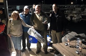 Lembarcació Llobarete del CN Cambrils, guanyadora del Concurs de Pesca del Calamar Cheers-Garrote
